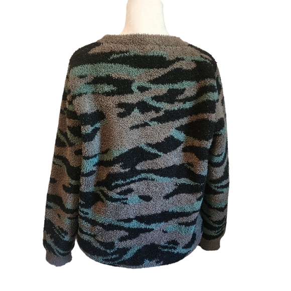 Barefoot Dreams Camoflage CozyChic Seaside Crew-Neck Pullover - Picture 8 of 13